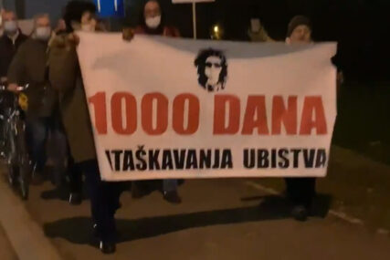 SVIJEĆE I SRCE PORED VRBASA Protest grupe "Pravda za Davida" na ulicama Banjaluke, pridružio im se i Stanivuković (VIDEO)