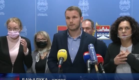 "LJUDI, OZBILJAN ZEMLJOTRES" Potres prekinuo konferenciju Draška Stanivukovića, OVAKO je reagovao (VIDEO)