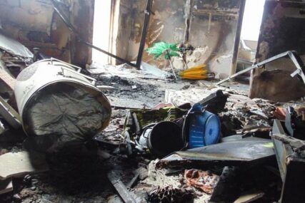 NIJE RAZMIŠLJAO O SVOM ŽIVOTU Komšija nakon eksplozije uletio u stan, iz sigurne smrti izvukao ženu