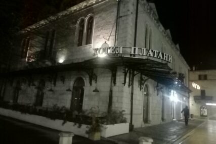 “BIJELI PLATANI” ZAKLJUČANI DO 1. MARTA Korona zatvorila hotel u Trebinju u kojem su odsjedale poznate ličnosti