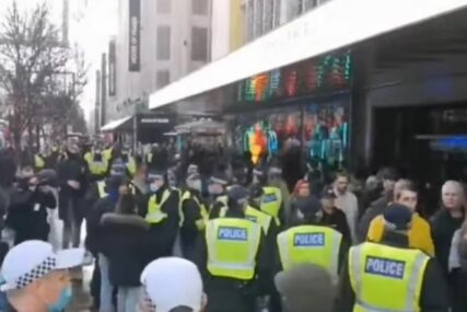 PROTEST ZBOG MJERA VLADE Hiljade na ulicama Londona, uhapšeno 155 ljudi (VIDEO)