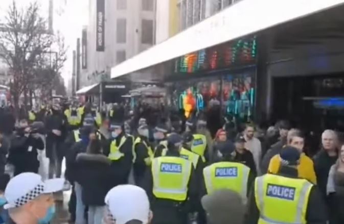 PROTEST ZBOG MJERA VLADE Hiljade na ulicama Londona, uhapšeno 155 ljudi (VIDEO)