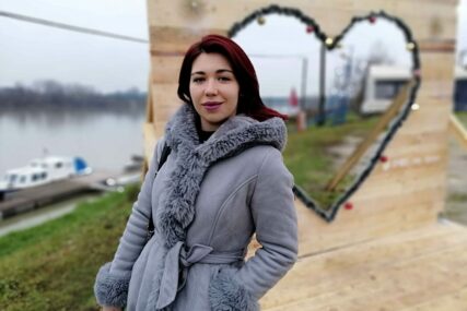 PROZOR ZA FOTOGRAFISANJE Asocijacija mladih poklonila Brčkom “SRCE NA SAVI” (FOTO)