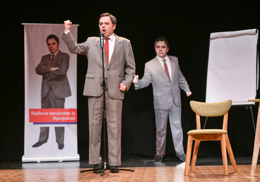 Predstava “Skupština” na 45. danima satire Fadila Hadžića