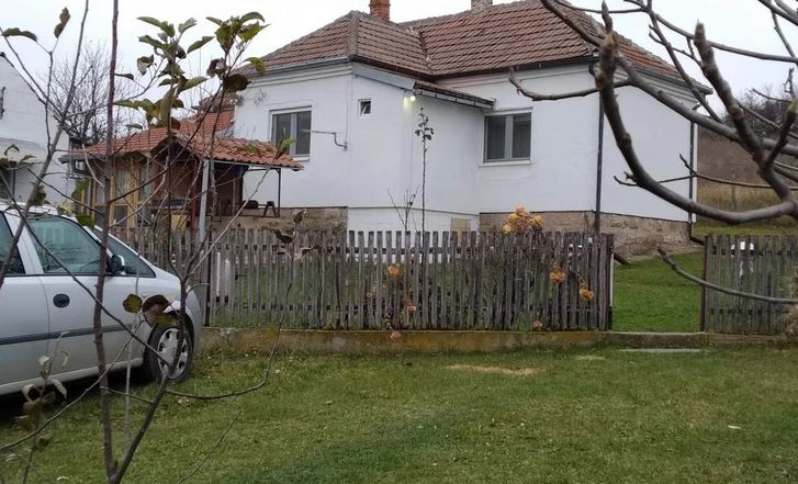 Nepoznat motiv BRUTALNOG UBISTVA starice: Ubio nesrećnu ženu, pa POZVAO UNUKA DA MU KAŽE