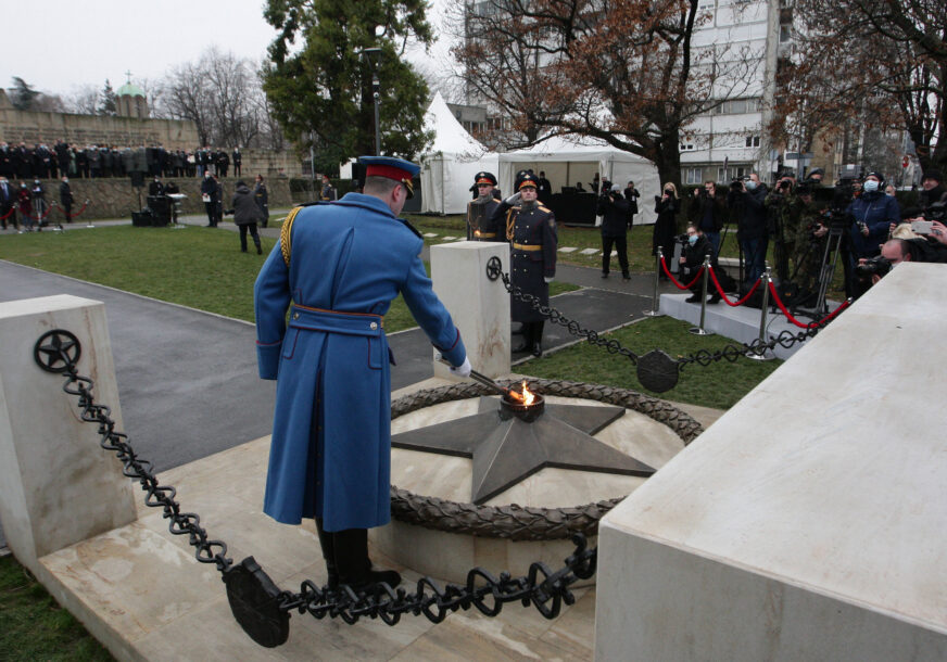 LAVROV U BEOGRADU Upaljena "Vječna vatra" na Spomen-groblju oslobodiocima Beograda