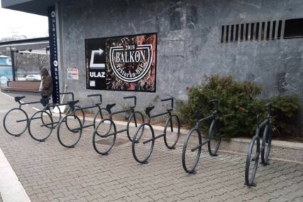 DOBRE VIJESTI ZA BICIKLISTE U centru grada postavljen NEOBIČAN parking za bicikle