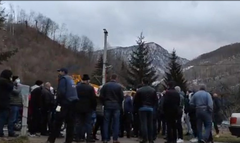 PROTEST KOD KONJICA Mještani blokirali Bradinu zbog dolaska migranata (VIDEO)