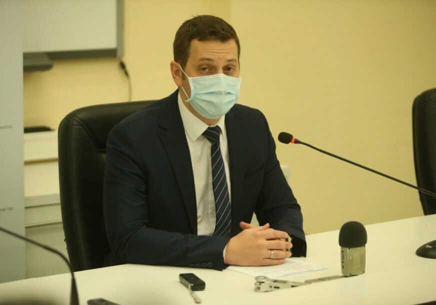 „NE ZNAM DA LI TO VAŽI I ZA FBiH“ Zeljković tvrdi da ruske vakcine u Srpsku STIŽU U FEBRUARU