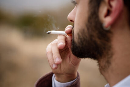 NEDOZVOLJENA TRGOVINA U Doboju oduzeto 20 kilograma duvana i ručno pravljene cigarete