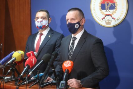“BEZBJEDNOSNE AGENCIJE MORAJU BITI NA OPREZU” Lukač i Vulin saglasni da opasnost od terorizma uvijek postoji