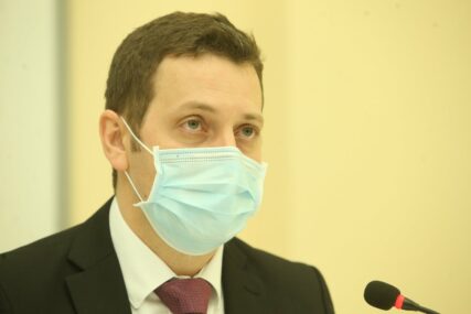 “Imamo sve više zaraženih” Zeljković poručuje da u Srpsku uskoro stiže novi kontingent ruskih vakcina