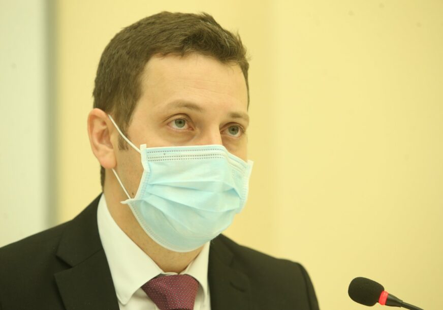“Imamo sve više zaraženih” Zeljković poručuje da u Srpsku uskoro stiže novi kontingent ruskih vakcina