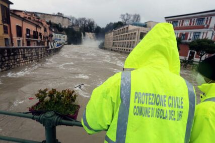 PROGLAŠENA “CRVENA UZBUNA” Jake kiše izazvale poplave na sjeveru Italije
