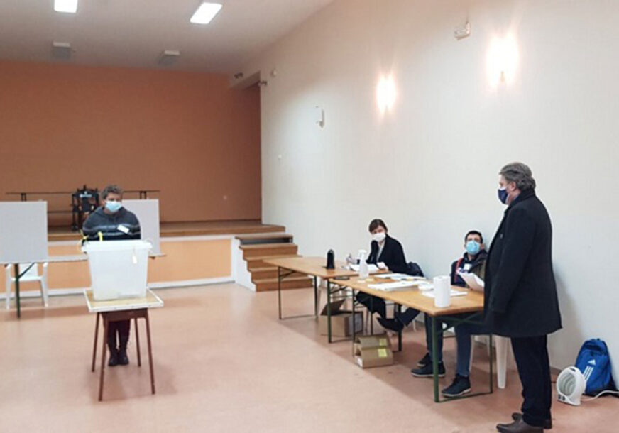 HNS TRAŽI OSTAVKE ČLANOVA CIK Žalba na neregularnosti tokom izbora u Mostaru