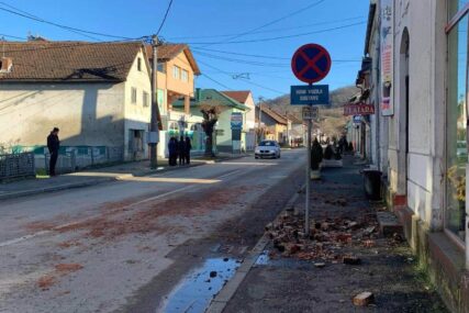 PROGLAŠENO VANREDNO STANJE Zemljotres napravio štetu u Kostajnici, ugašeno više požara