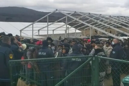 UJIĆ POTVRDIO Oko 350 migranata iz kampa "Lipa" dovezeno u Sarajevo, centar u Blažuju pun