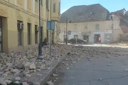 POGINULO DIJETE Zastrašujuće u Petrinji, ruševine na sve strane, LJUDI U PANICI (FOTO, VIDEO)
