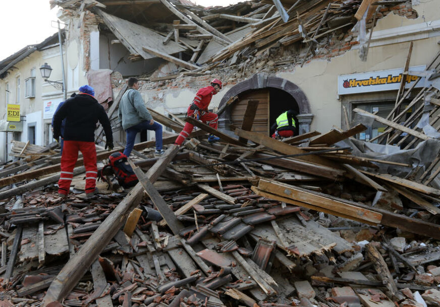 DIRLJIVI PRIMJERI SOLIDARNOSTI Nakon potresa Hrvatskoj stiže pomoć iz cijele bivše Jugoslavije