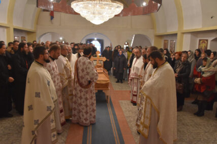 TUGA ZA VOLJENIM MONAHOM U manastiru Glogovac sahranjen MUČKI UBIJENI otac Stefan (FOTO)