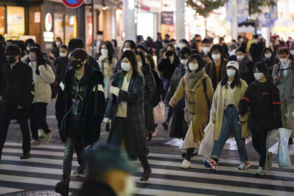 NIJE JASNO KAKO SU SE ZARAZILI Novi soj virusa u Japanu  kod tri osobe koje NISU PUTOVALE u Britaniju