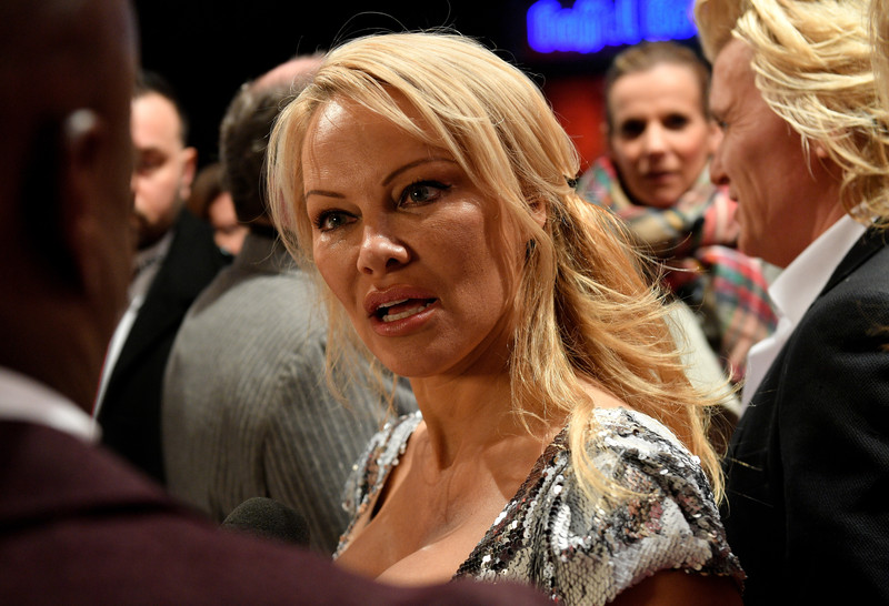 "OVO JE NJEGOV TRENUTAK" Pamela Anderson traži od Trampa da pomiluje Asanža
