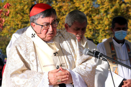 POŽELIO DOBRO ZDRAVLJE Kardinal Puljić čestitao Božić papi Franji