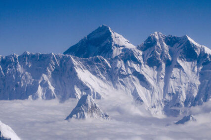 DUGOGODIŠNJI SPOR Mont Everest viši nego što se mislilo