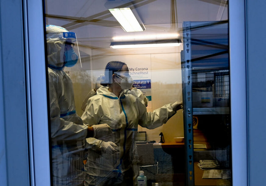 OSOBE NISU PUTOVALE U BRITANIJU Danska potvrdila 33 slučaja zaraze novim sojem virusa