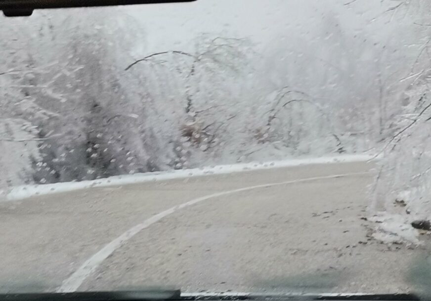 PUTEVI PROHODNI Snijeg otežao saobraćaj na području regije Birač
