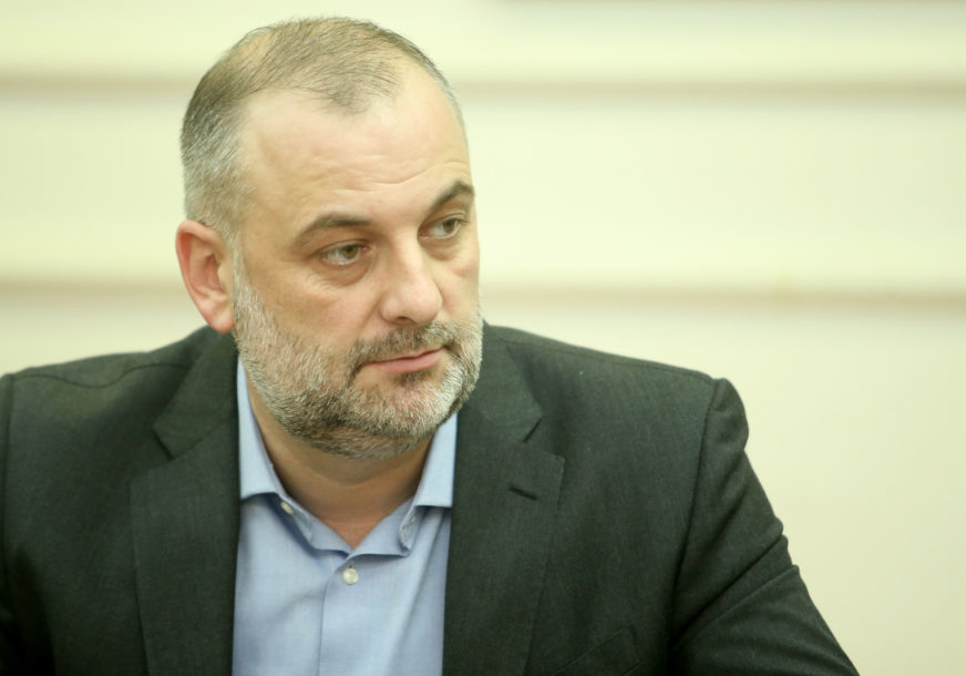 “VEOMA LOŠ PERFORMANS” Milanović nakon protesta pojedinih službenika i predstavnika SNSD