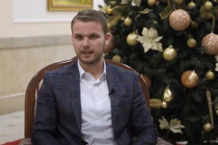 “IMAMO RAZLOGA ZA OPTIMIZAM” Draško Stanivuković uputio poruku lijepih želja građanima BiH (VIDEO)