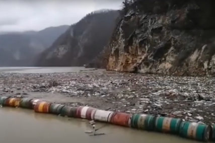 UŽASAN PRIZOR Ekološka katastrofa na Drini, jedna od najljepših rijeka Evrope se pretvorila u DEPONIJU (VIDEO)