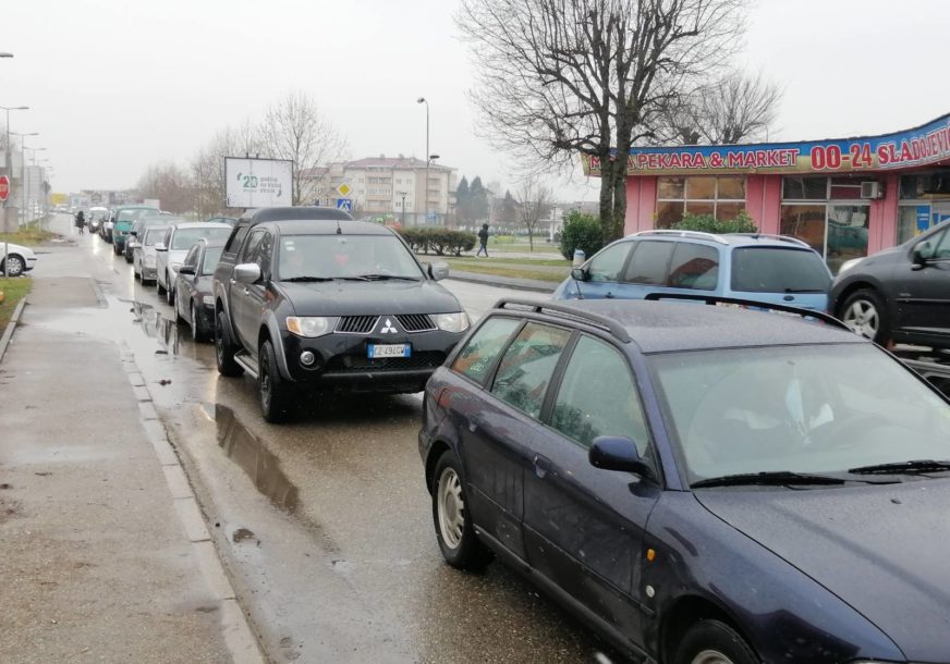Vozači, imajte strpljenja: Pojačana frekvencija vozila na izlazu iz BiH