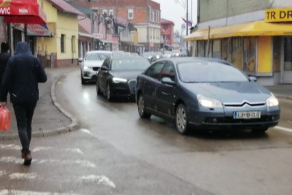 Vozači, imajte strpljenja: Gužve na graničnim prelazima na izlazu iz BiH