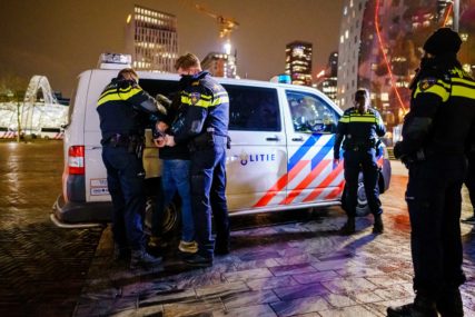 UHAPŠENO 25 OSOBA Zbog policijskog časa u Holandiji uručeno 3.600 novčanih kazni