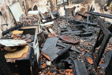 "MISLILI SMO DA JE OPET ZEMLJOTRES" Kod Prijedora izgorjela kuća porodice Macura (FOTO)