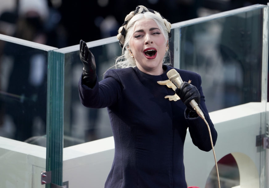 NASTAVLJENA TRADICIJA Lejdi Gaga intonirala američku himnu na inauguraciji Džoa Bajdena