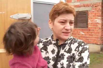 "MAMA, NEMOJ PLAKATI" Djevojčica iz potresom razorenog sela mami brisala suze (VIDEO)