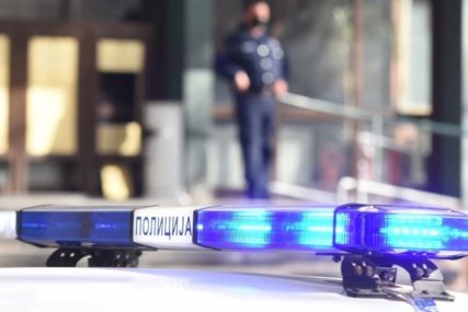 Detalji napada u centru grada: Policija uhapsila napadače, izbodeni mladić KRVAV BJEŽAO KROZ PARK