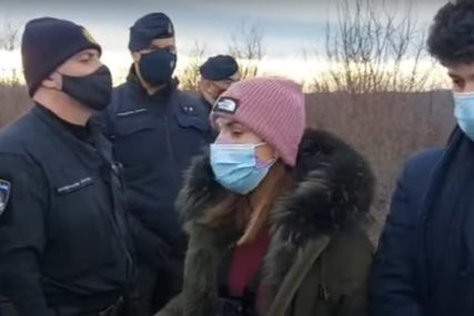 Hrvatska policija SPRIJEČILA ZVANIČNIKE EU da provjere tretman migranata na granici s BiH (VIDEO)