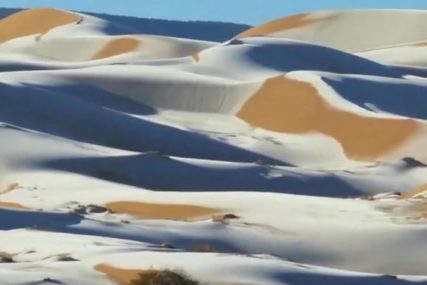 SNIJEG U SAHARI Nestvarni prizori, u Saudijskoj Arabiji temperatura otišla u MINUS (VIDEO)