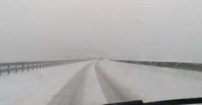 ZABIJELILO U HRVATSKOJ Pao snijeg u Gorskom Kotaru, nevjerovatan  snimak vožnje po auto-putu (FOTO)