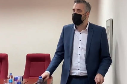Emotivan govor ministra Rajčevića studentima: Lažne diplome su KANCER ovog društva (VIDEO)