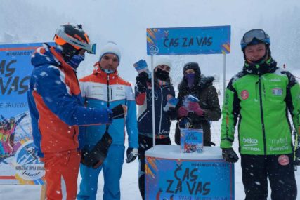 "ČAS ZA VAS" Na Jahorini prikupljeno 715 KM za liječenje Marka Pavlovića (17), akcija traje do kraja sezone skijanja