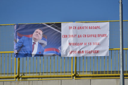"TI SI DIJETE KOZARE" I u Prijedoru osvanuo transparent podrške Dodiku