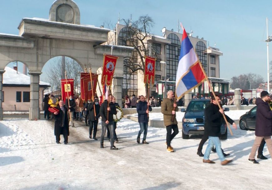 “NASTAVITI TRADICIJU” U Tesliću izostalo PLIVANJE ZA ČASNI KRST zbog epidemiološke situacije, OSVEŠTANI VODOTOKOVI (FOTO)