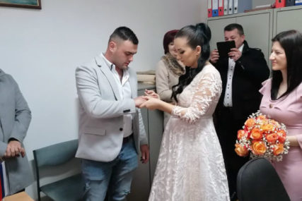 “KOLEBALI SMO SE S OBZIROM NA SITUACIJU” Održano prvo vjenčanje nakon zemljotresa u Kostajnici