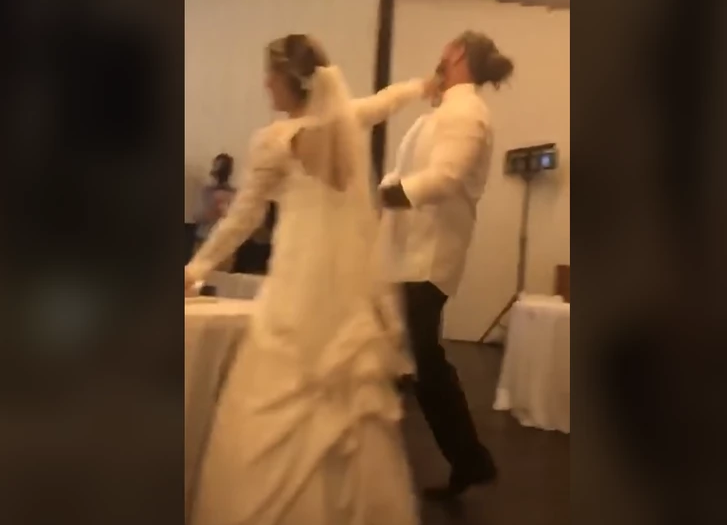 "Odmah traži papire za razvod": Video sa vjenčanja uznemirio ljude na mrežama zbog mladoženjinog ponašanja