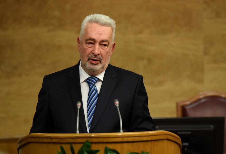 KRIVOKAPIĆ NAKON SJEDNICE PARLAMENTA "Đukanović je iskusan političar, POTPISAĆE ZAKONE"